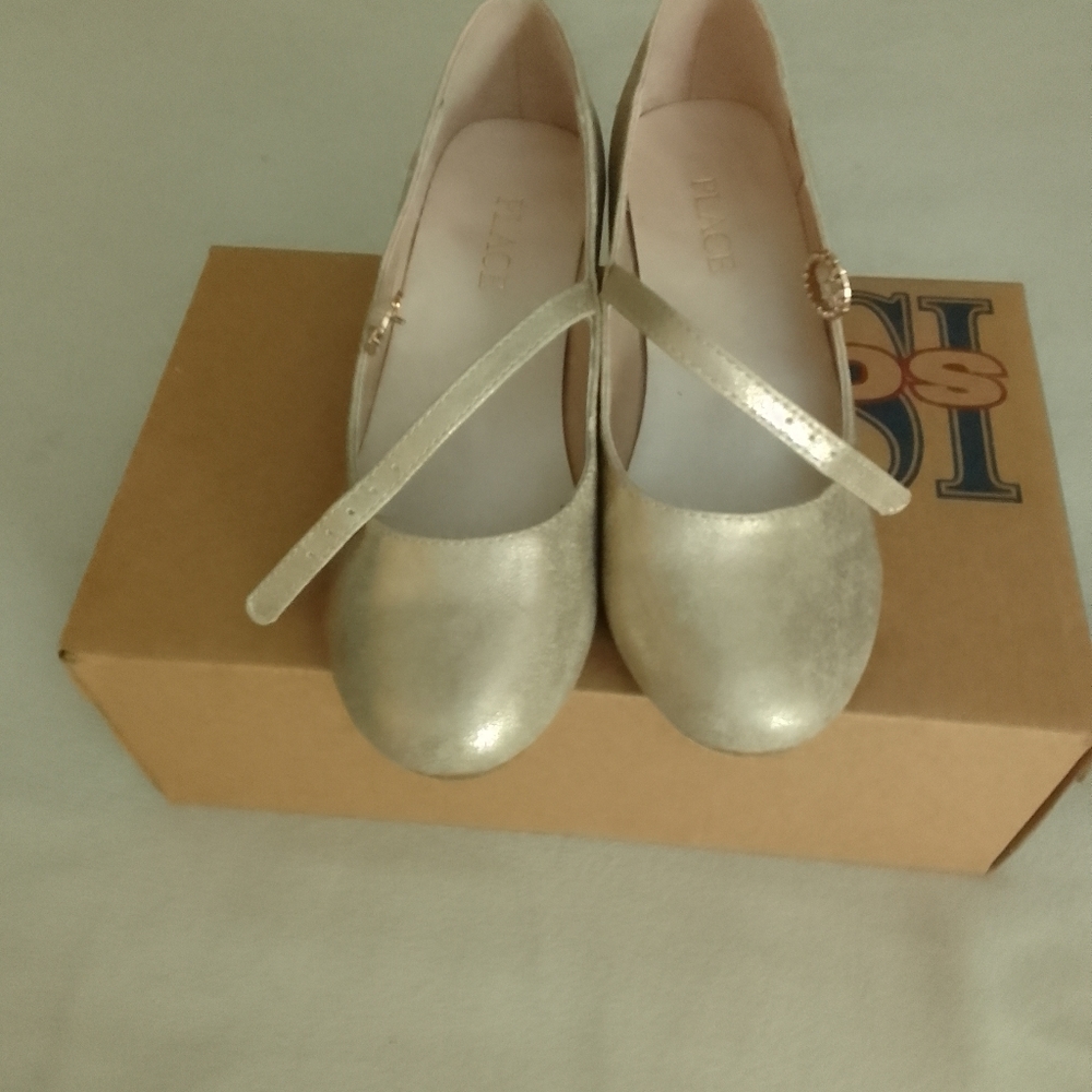 Shoe - Picture 3 of 4